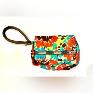 Le Sport Sac Tropical Floral Zippered Wristlet